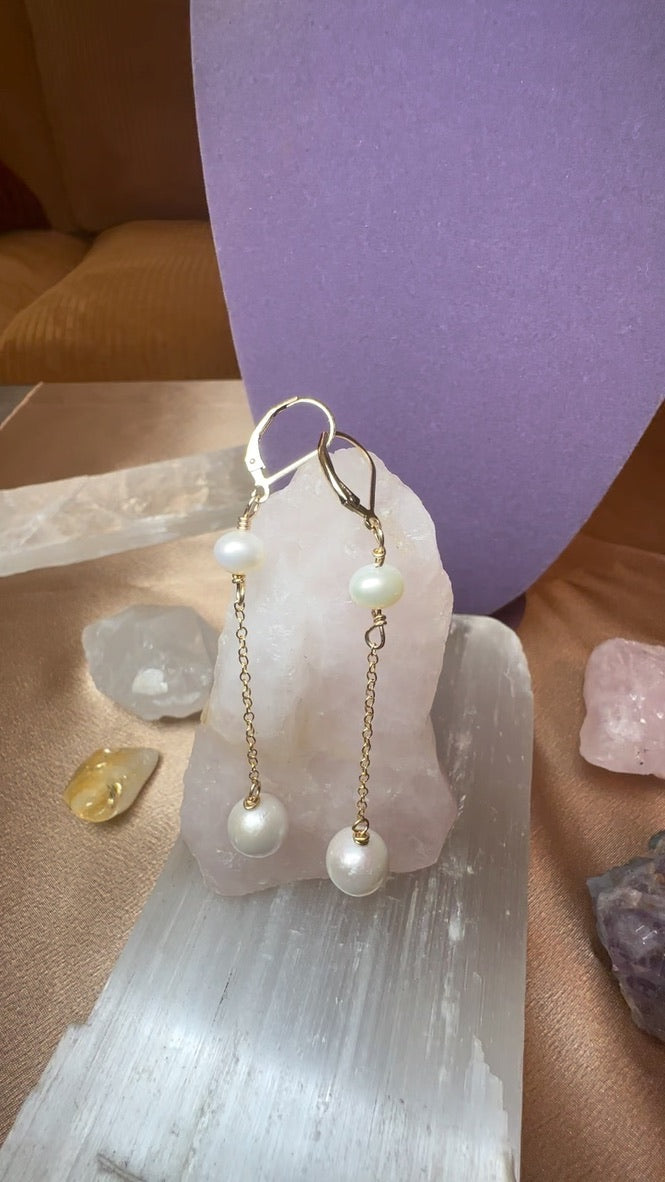 14k Gold Dainty Hanging Pearl Earrings ✧･ﾟ